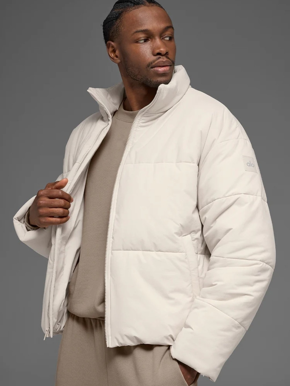 ALO Yoga Men’s Stretch Woven Street Puffer Jacket in Light Bone NWT
